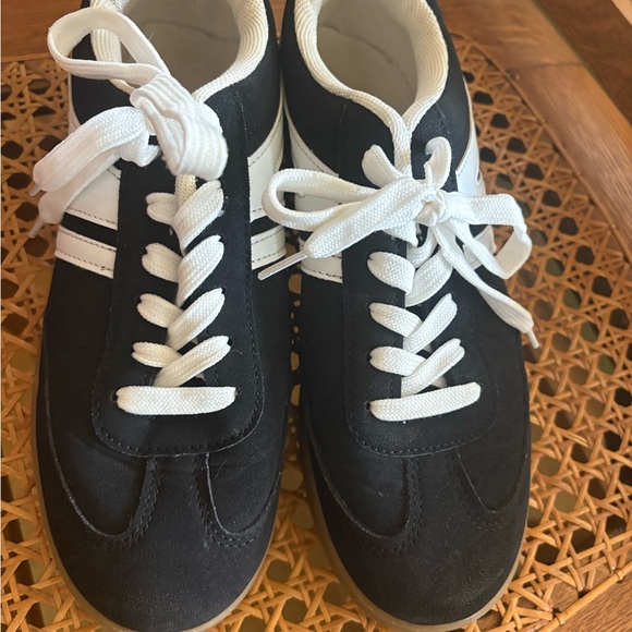 Classic Black and White Sneakers - Picture 3 of 5